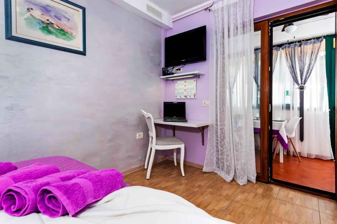 Apartments And Rooms Villa Dea Adults Only ロヴィニ エクステリア 写真