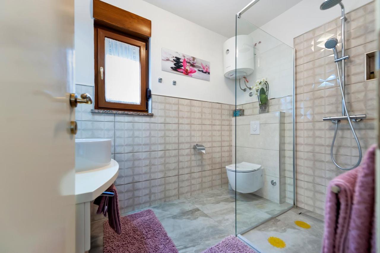 Apartments And Rooms Villa Dea Adults Only ロヴィニ エクステリア 写真