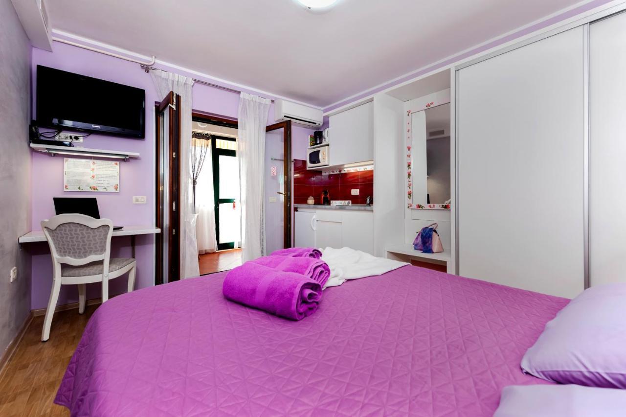 Apartments And Rooms Villa Dea Adults Only ロヴィニ エクステリア 写真