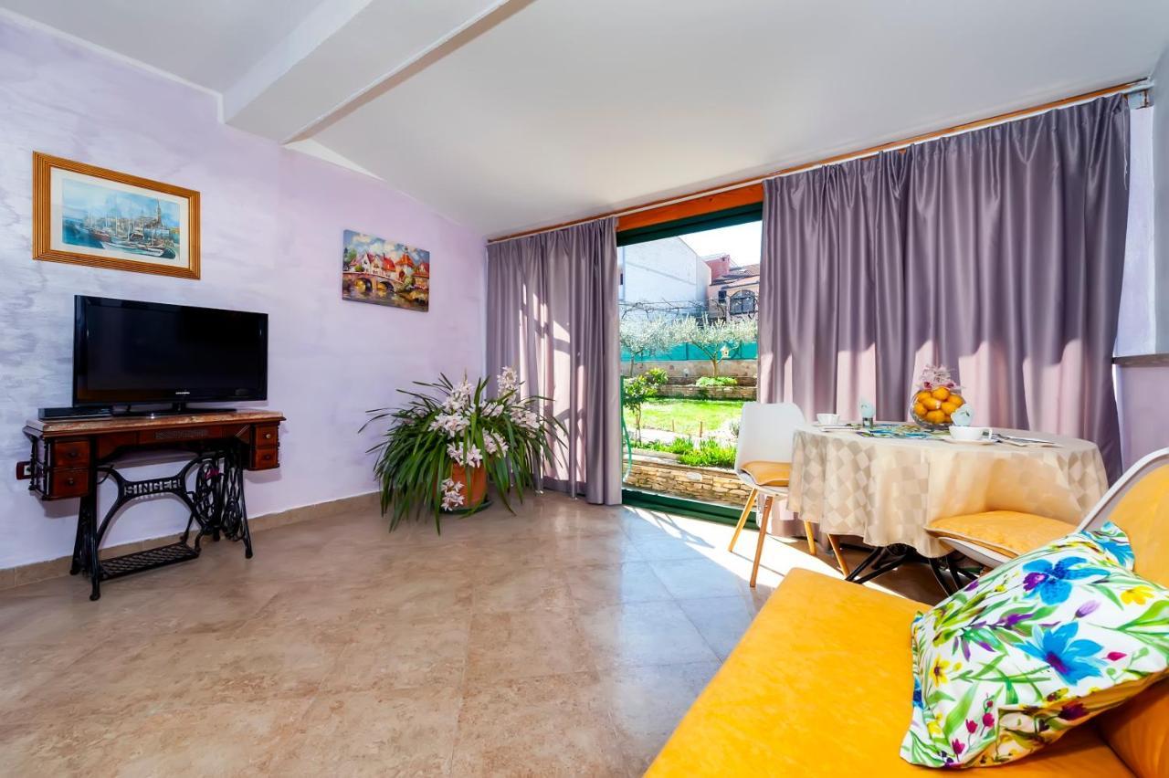 Apartments And Rooms Villa Dea Adults Only ロヴィニ エクステリア 写真