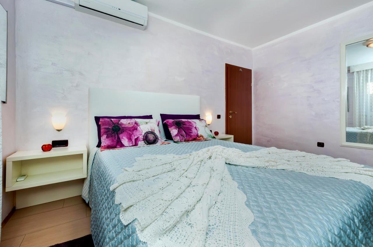 Apartments And Rooms Villa Dea Adults Only ロヴィニ エクステリア 写真