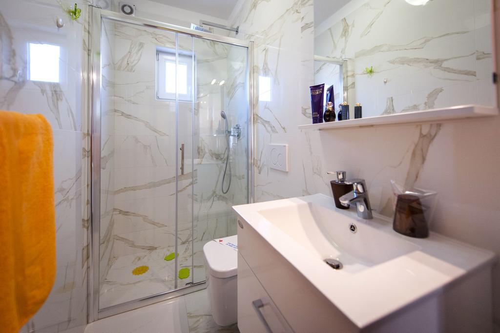 Apartments And Rooms Villa Dea Adults Only ロヴィニ エクステリア 写真